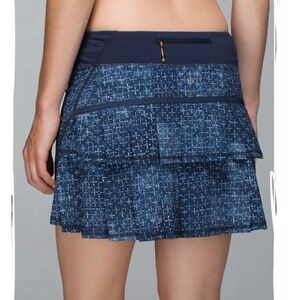 Lululemon Run: Pace Setter Skirt 
Exploded Sashiko Cross Inkwell Ghost/Inkwell